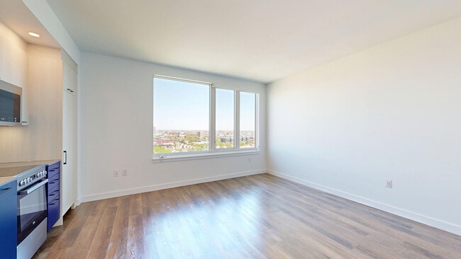 Interior Photo - Broadridge
