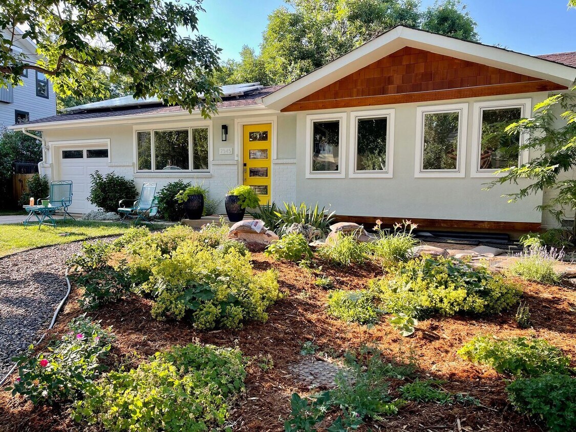 Foto principal - Modern 3BD/2BA Dream Home!