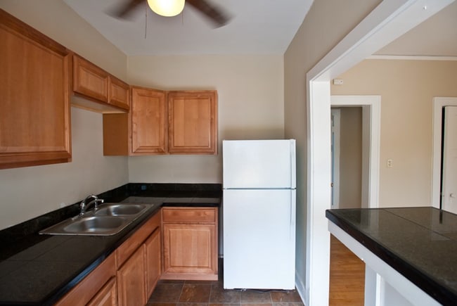 Building Photo - 1603 N Van Buren St