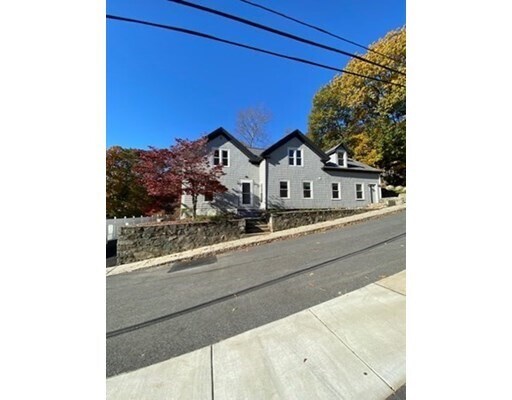 Building Photo - 104 Glen St