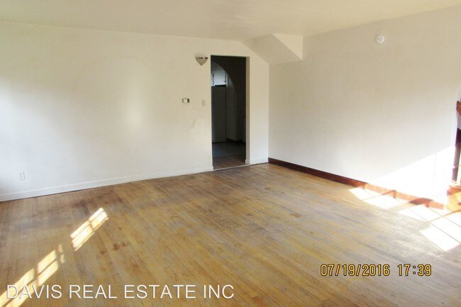 Building Photo - 50-52 N Fairview St