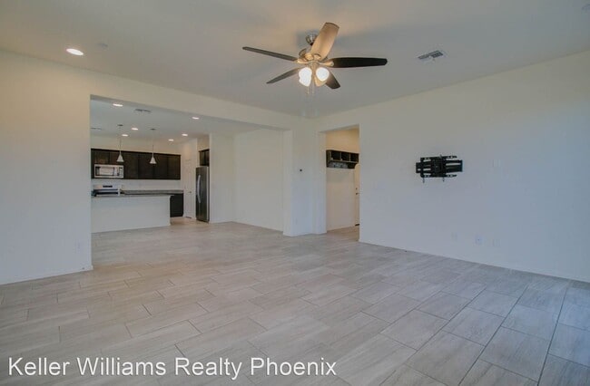 Building Photo - 4 br, 3 bath House - 232 North 56th Place