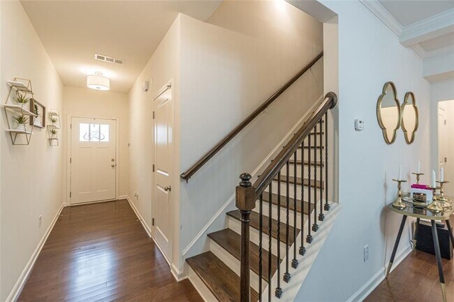 Building Photo - 1506 River Oak Ln