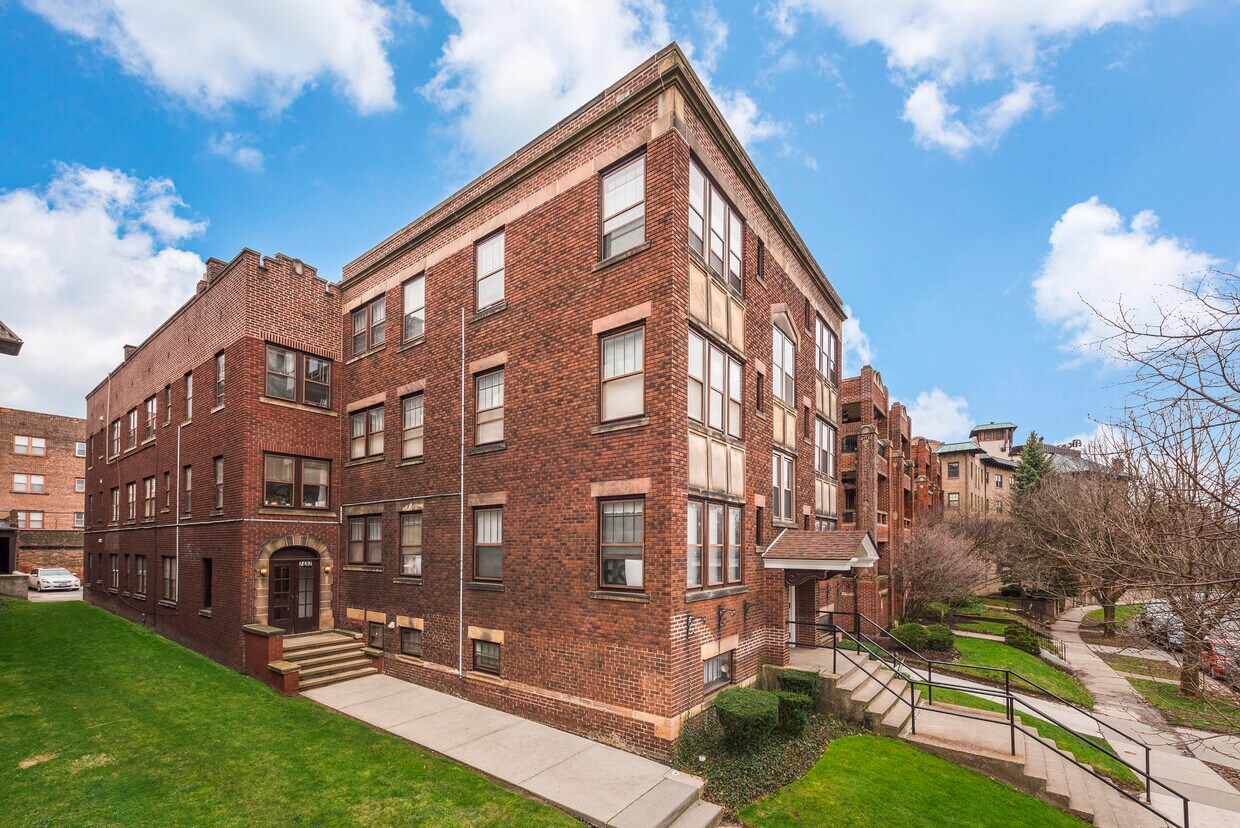Building Photo - 2480 Derbyshire Rd