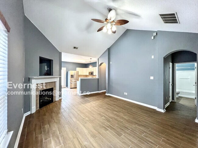 Foto del edificio - 4866 Water Brook Cir