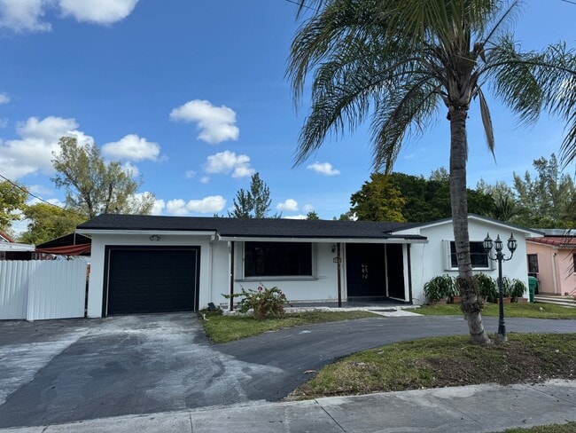 Building Photo - 7495 S Waterway Dr