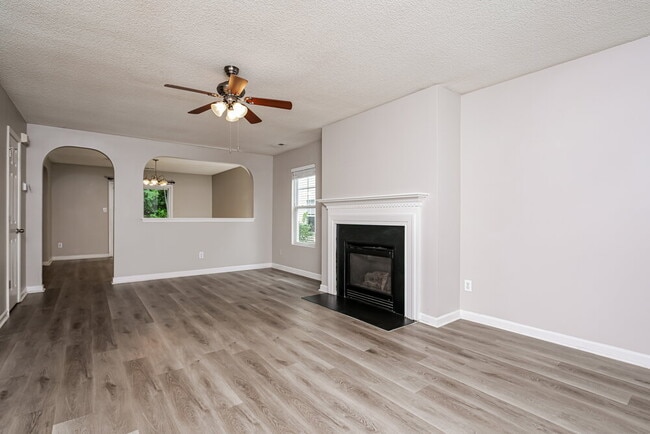 Building Photo - 62 Brookhaven Dr