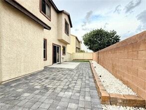 Building Photo - 5128 1st Sun St