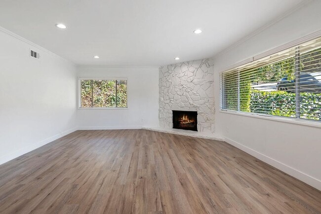 Building Photo - 11555 Duque Dr