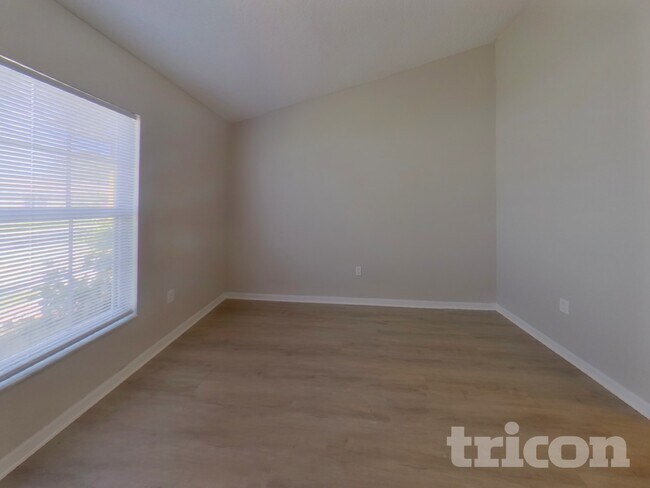 Foto del edificio - 1044 Darlington Ct