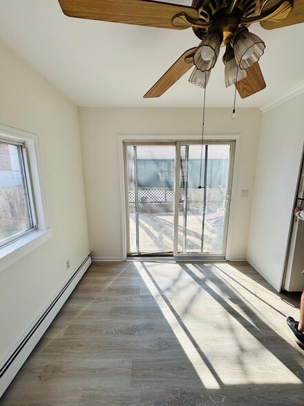 Building Photo - 21 Anstice St