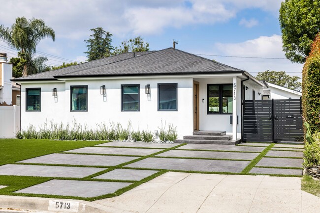 Building Photo - 5713 Ranchito Ave