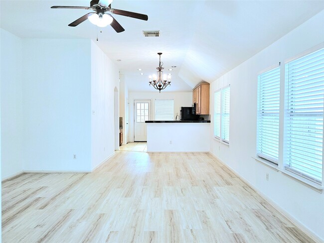 Foto del edificio - 8827 Windfern Trace Dr