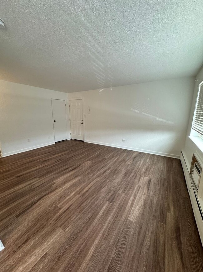 Foto del edificio - Multiple Units Available! 1 Bedroom 1 Bathroom Apartment