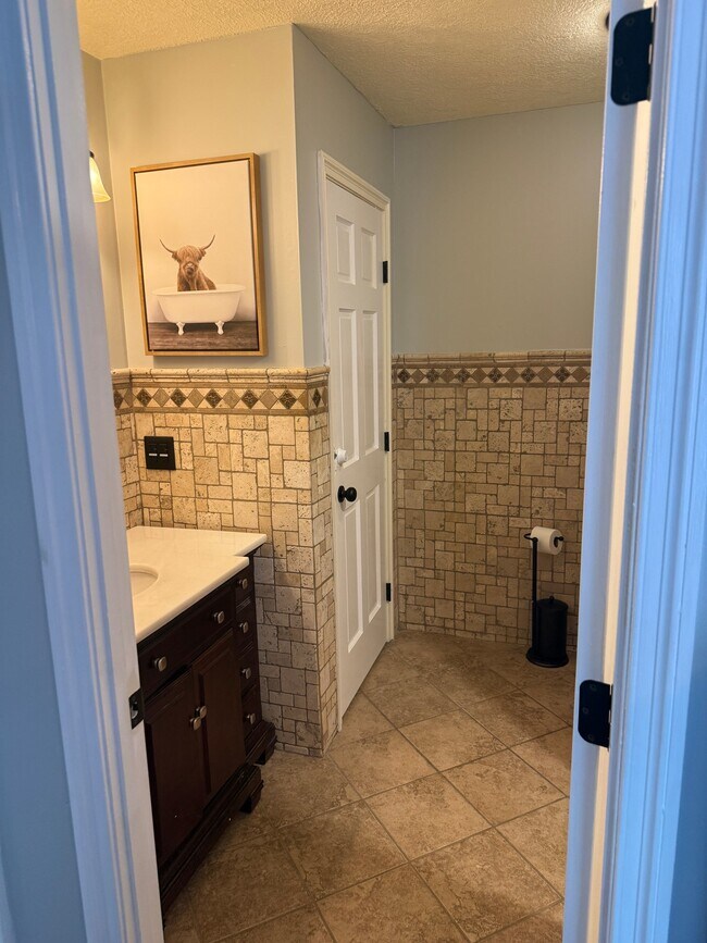 Foto del edificio - 4432 Renwood Dr