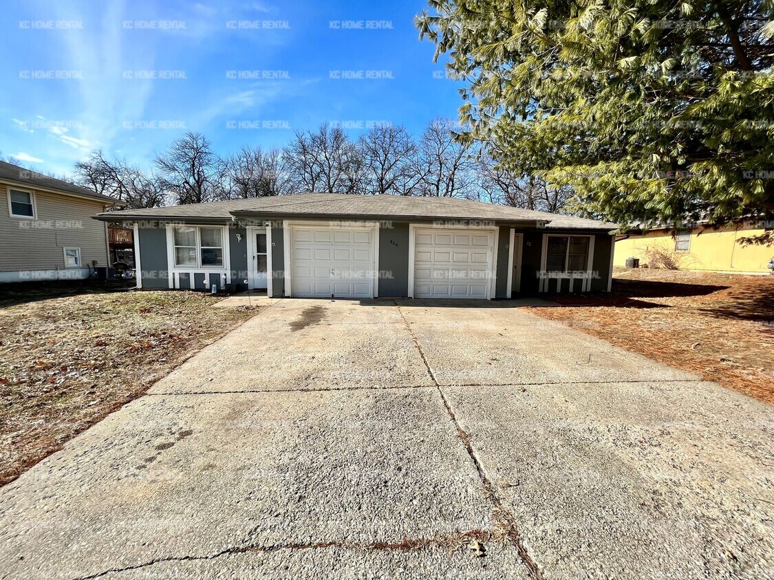 804 NE Banner Dr, Lee's Summit, MO 64086 Townhome Rentals in Lee's