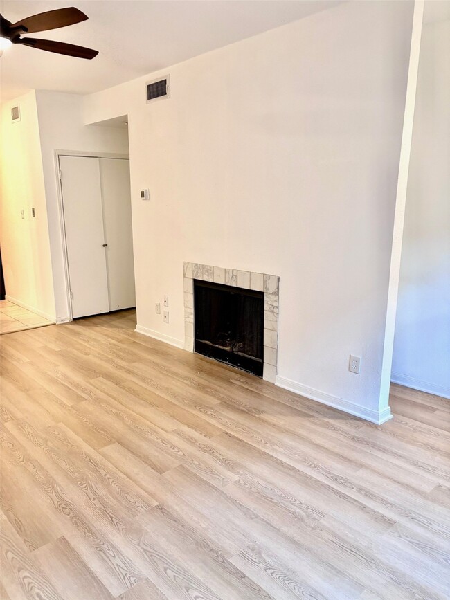 Foto del edificio - 8055 Cambridge St