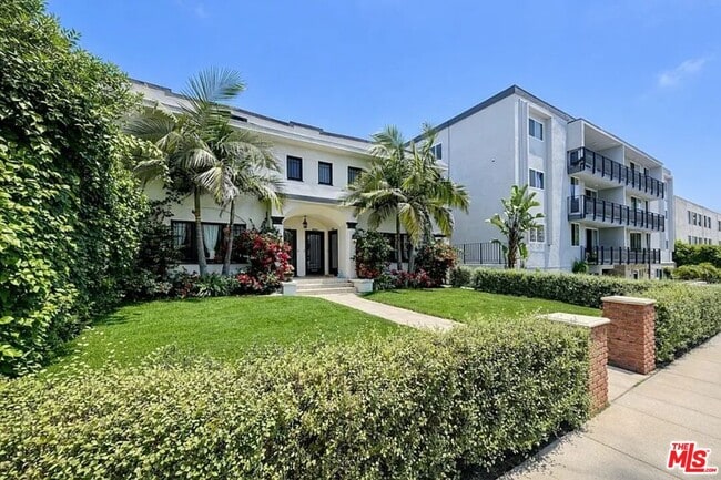 Building Photo - 837 5th St