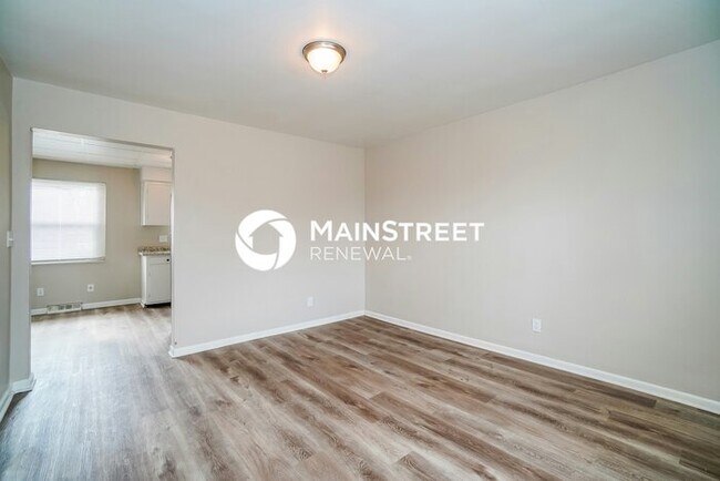 Foto del edificio - 4 Bedroom Pet-Friendly Home in Columbus, OH with Main Street Renewal