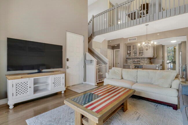 Building Photo - 1152 University Blvd