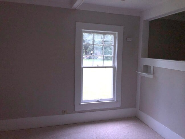 Building Photo - ****Just Reduced****463 Woodruff St. Court...