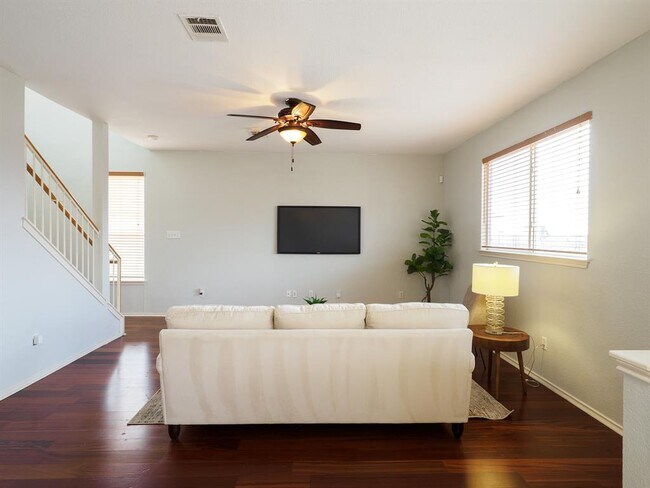 Foto del edificio - 13504 Richard Nixon St