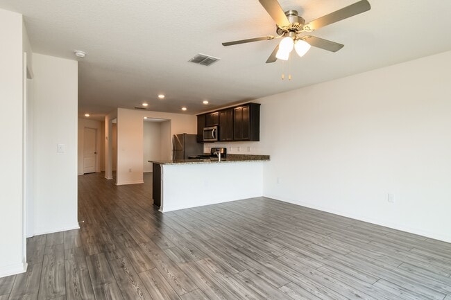 Foto del edificio - 497 Kensington View Dr