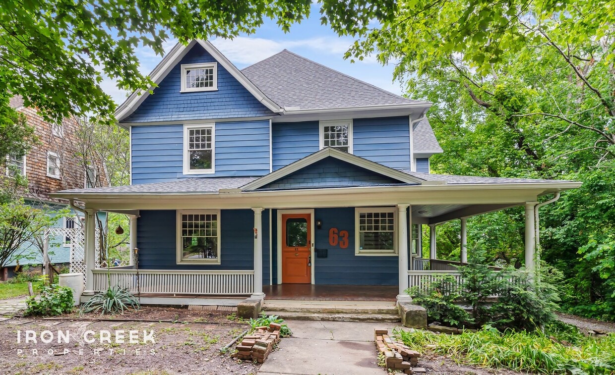 Primary Photo - Stunning Historic Montford Home with Moder...
