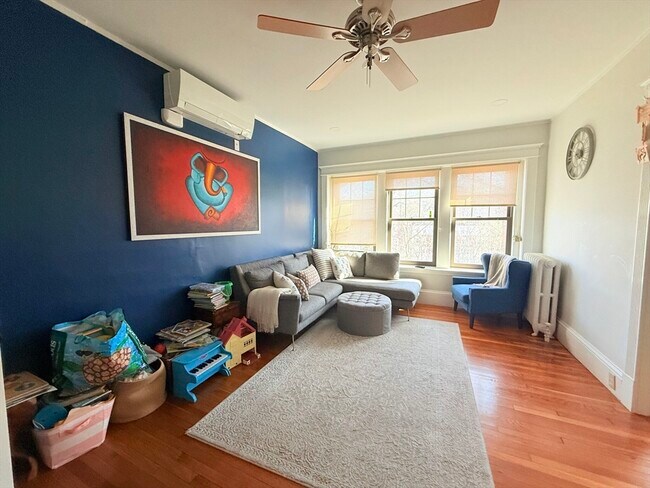 Foto del edificio - 1584 Beacon St