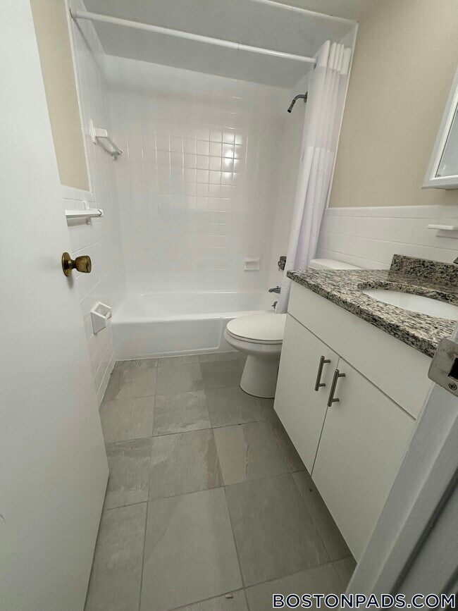 Building Photo - 51 Hill Rd