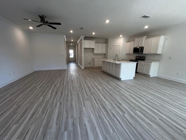 Foto del edificio - 250 Piper Cv