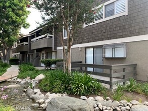 Building Photo - 118 Streamwood