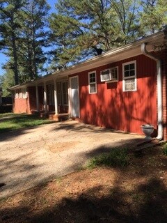 Primary Photo - 596 Springlake Rd