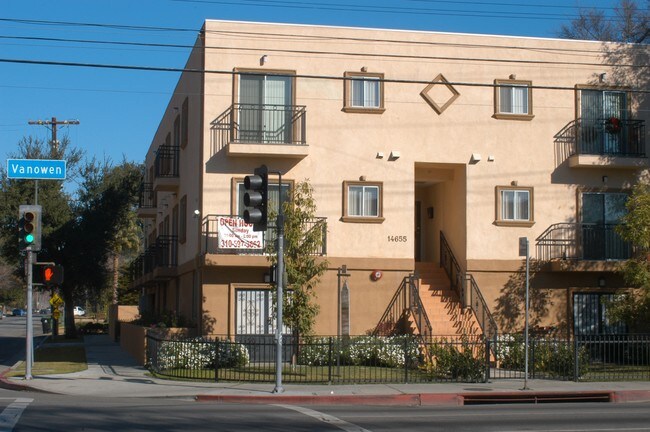 Foto del edificio II - 14655 Vanowen St