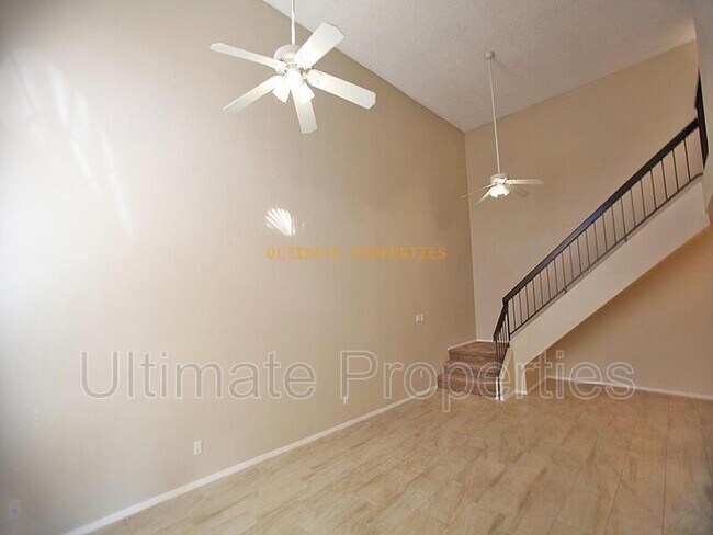 Foto del edificio - 10930 E Yucca St