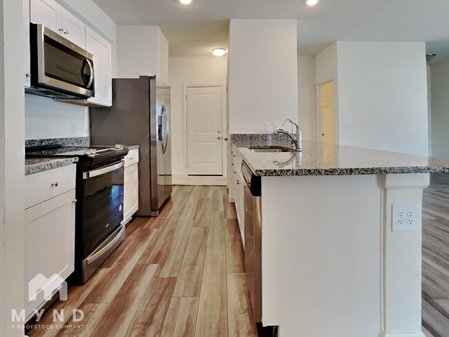 Building Photo - 1069 Water Oak Ln
