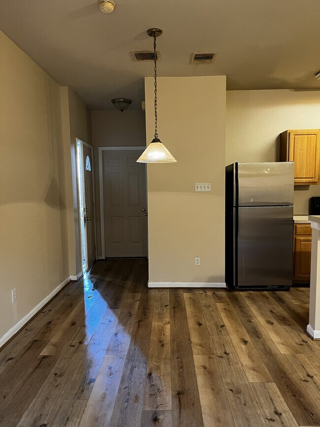 Comedor - 11811 Chetman Dr