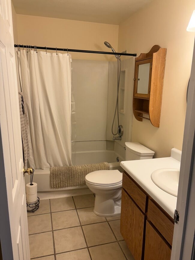 Photo - 217 Foss St W Apartment