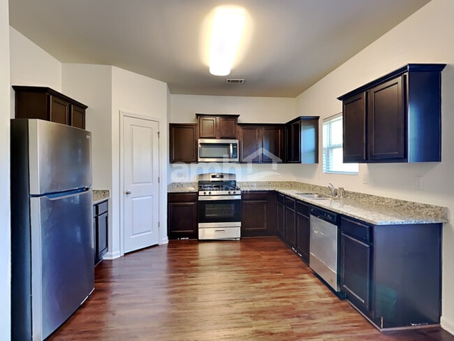 Foto del edificio - 4013 Clay Ct SE