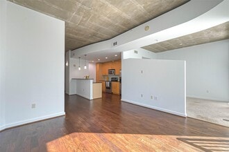 Building Photo - 5925 Almeda Rd Building Photo - 5925 Almeda Rd