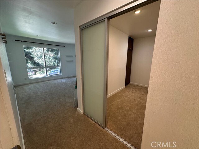 Foto del edificio - 1222 N Olive Dr