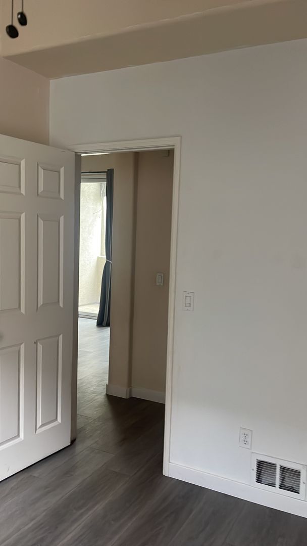 Foto del edificio - 3 bedrooms townhome in Eastlake