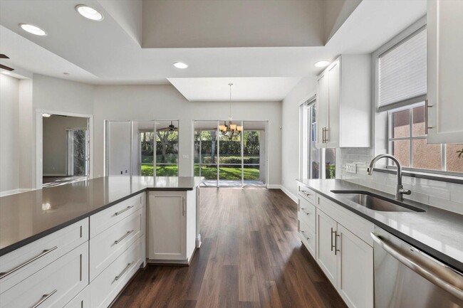 Building Photo - 2940 Rio Claro Dr S