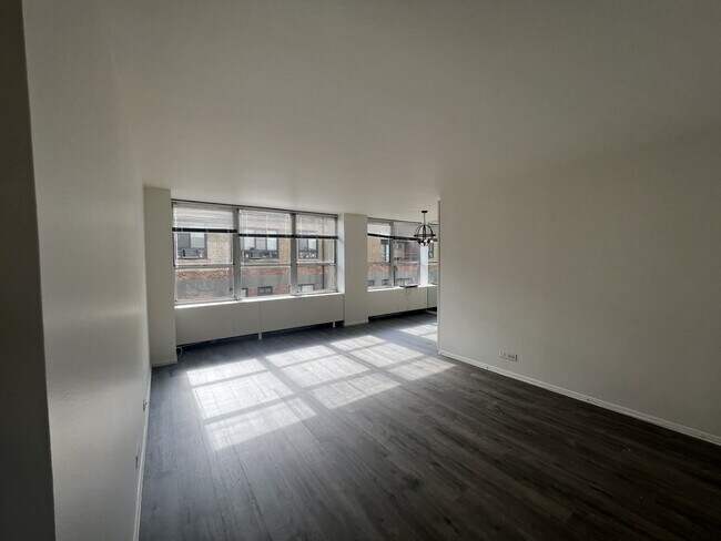 Building Photo - 655 W Irving Park Rd