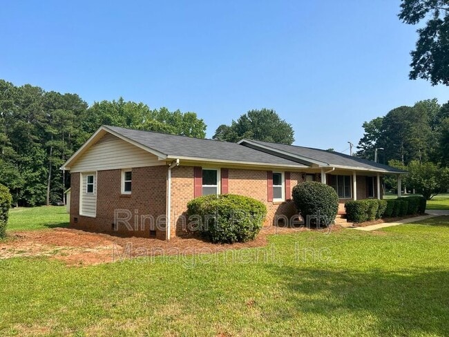 Building Photo - 760 Goudlock Rd