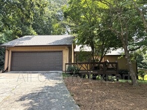 Building Photo - 1302 Colony Dr