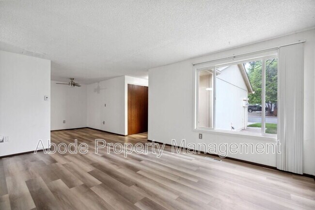 Building Photo - 604 Jocelyn Drive