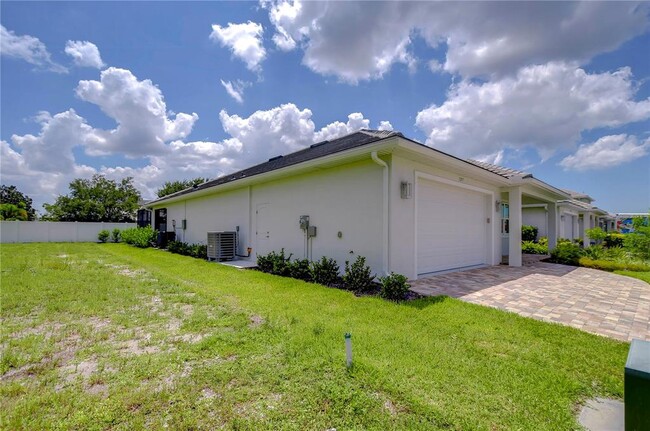 Building Photo - 5257 Willow Lake Ct