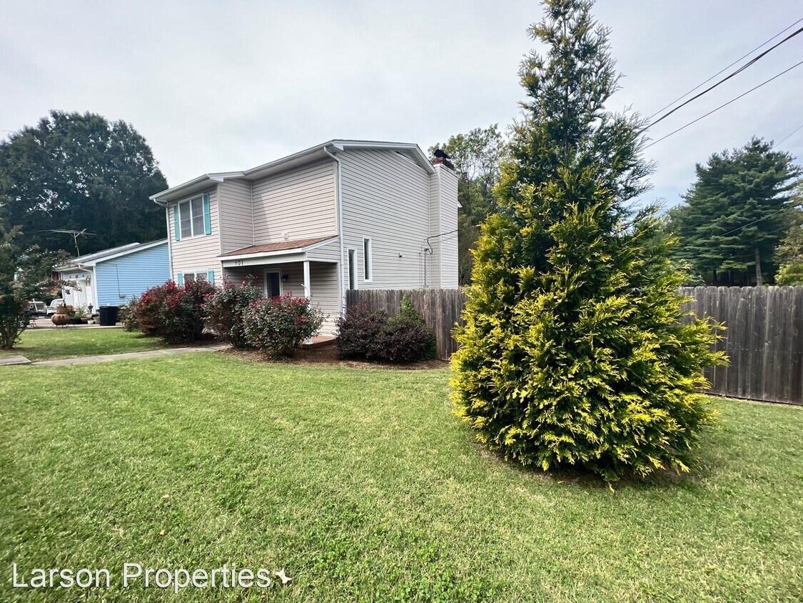 Primary Photo - 3 br, 2 bath House - 601 Banks Street