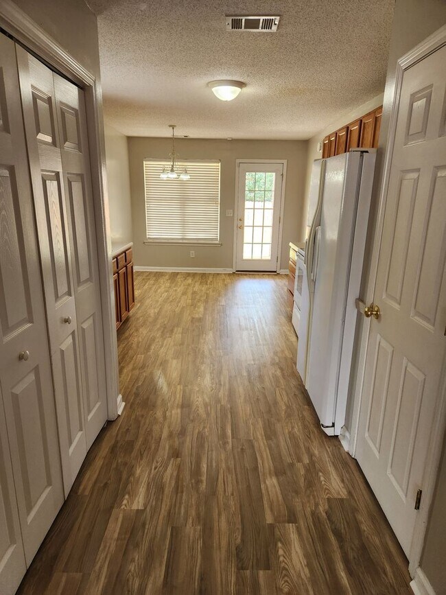 Foto del edificio - 306 Haverhill Cir